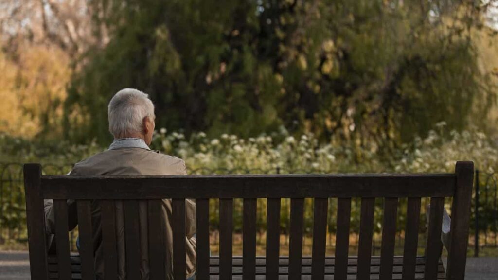 Comment lutter contre la solitude indésirable des personnes âgées ?